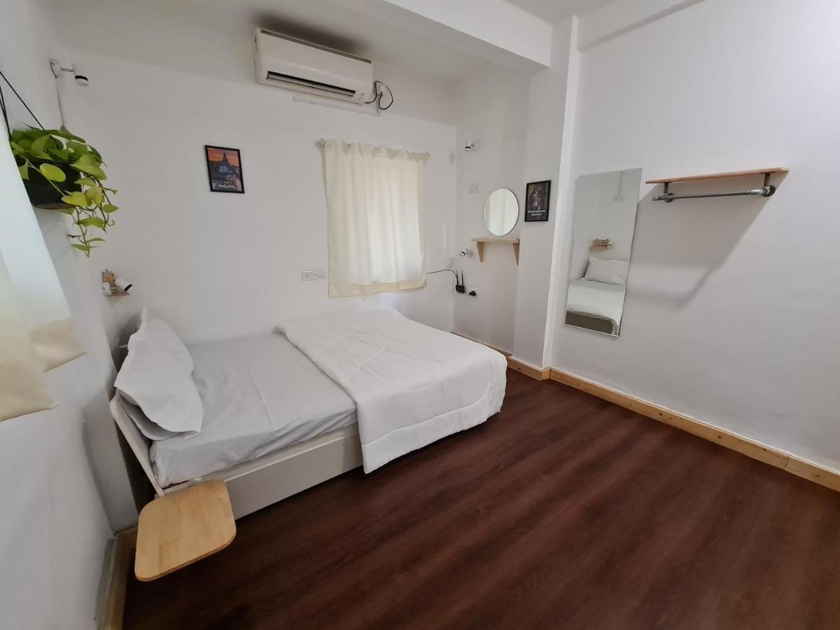 Hoshtel99 - Prime - Stay, Cowork And Cafe Hostel *