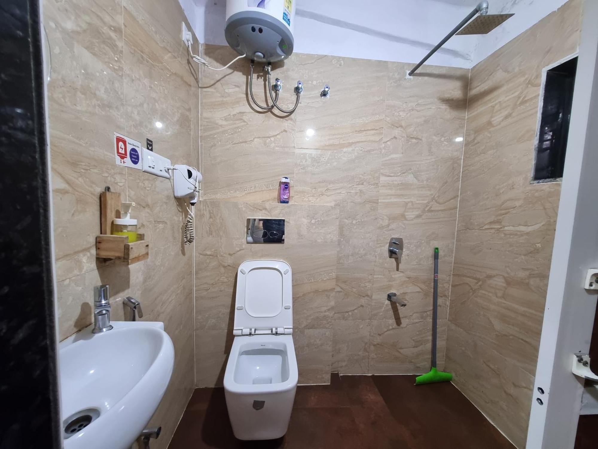 Hostel Hoshtel99 - Prime - Stay, Cowork And Cafe