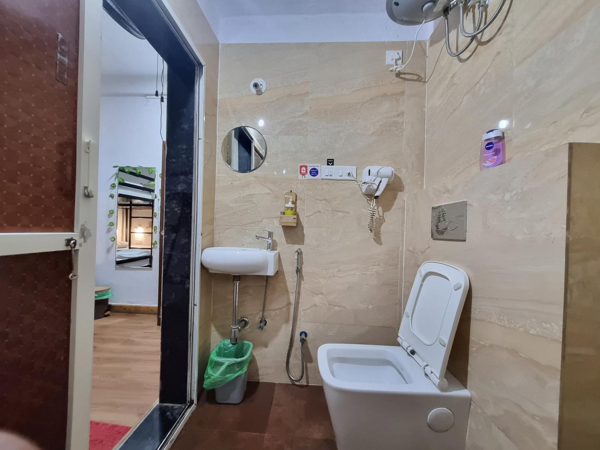 Hoshtel99 - Prime - Stay, Cowork And Cafe Hostel